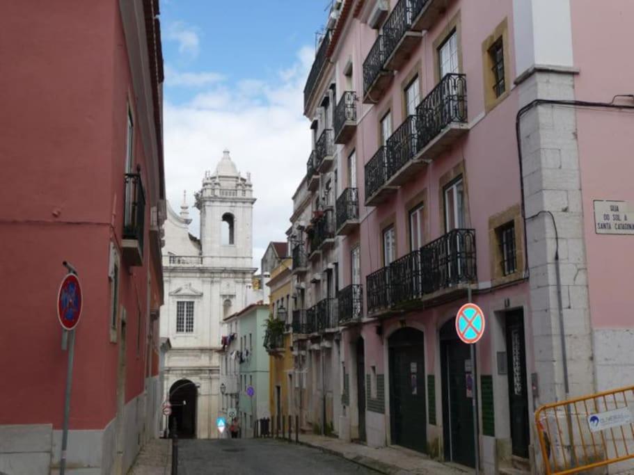 C3 Bairro Alto Cozy Romantic Loft In 18Th Century Building Лиссабон Экстерьер фото