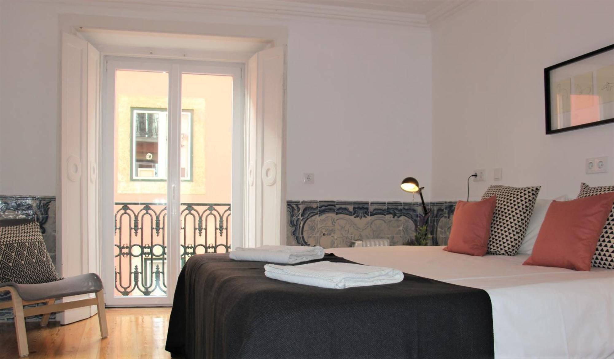 C3 Bairro Alto Cozy Romantic Loft In 18Th Century Building Лиссабон Экстерьер фото